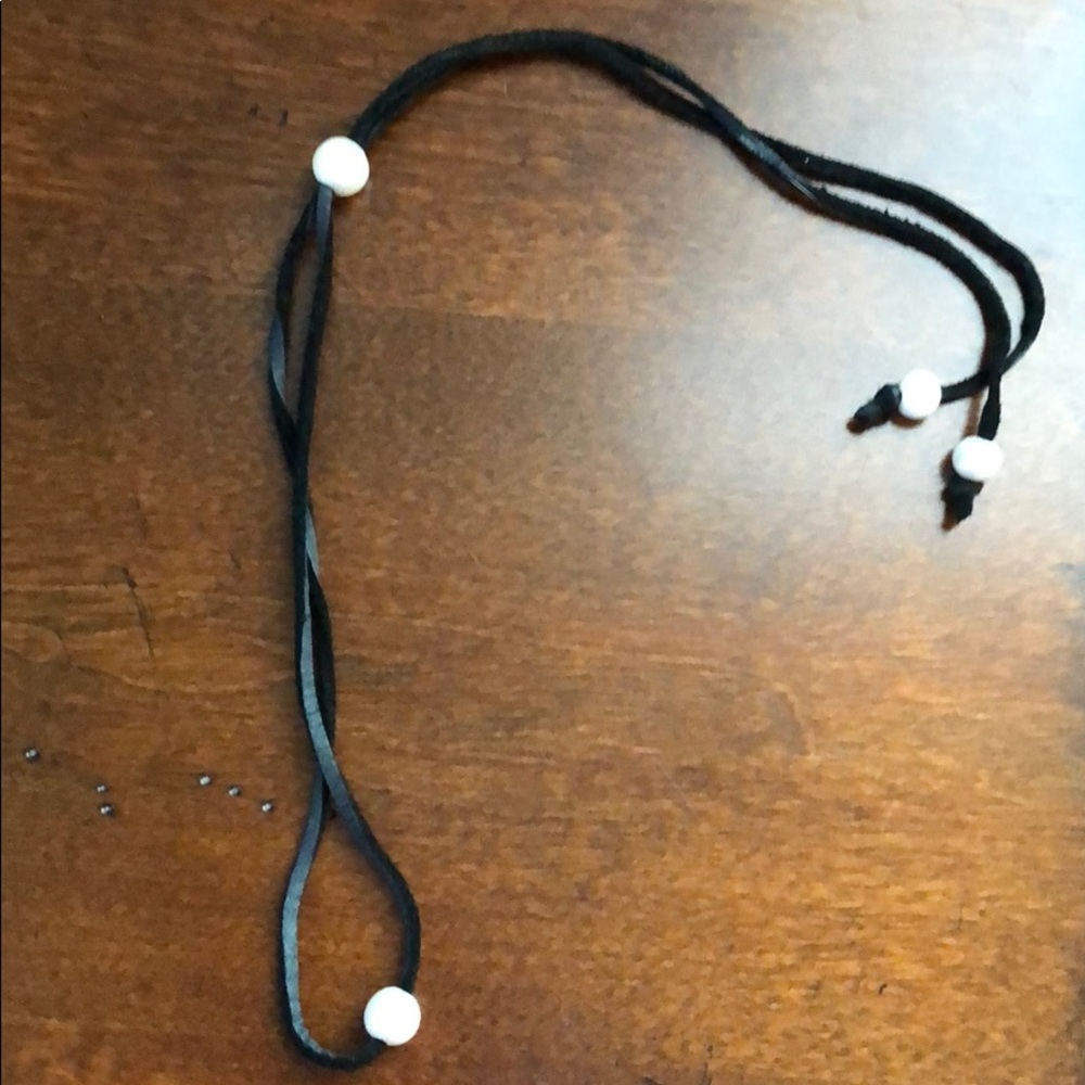 Adjustable pearl necklace